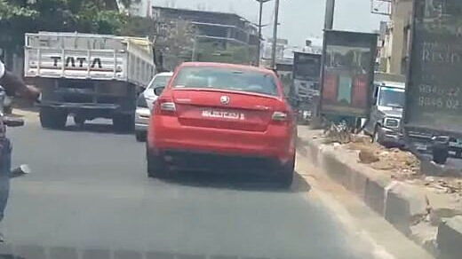 2013 India bound Skoda Octavia spied in Bengaluru